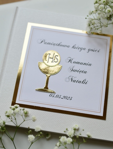 elegancka pamiątkowa księga gości komunijna z imieniem dziecka - dekoracje komunijne ihs