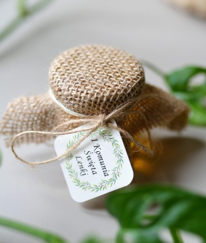 słodkie podziękowania komunije - miód miodek wielkokwiatowy w ozdobnym słoiczku - wydruk listy gości na etykiecie - wzór zielonego wianka - upominki z okazji I Komunii Świętej