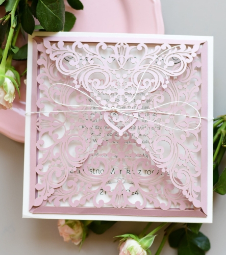 spersonalizowana kartka z życzeniami na pieniądze dla Pary Młodej - ażurowy, elegancki wzór, podaruj prezent dla Pary Młodej w wyjątkowej oprawie