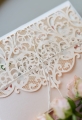 w co włożyć pieniądze prezent dla pary młodej - kartka z Twoimi zyczeniami z miejscem na pieniądze - przepiękny, ażurowy wzór w atrakcyjnej cenie