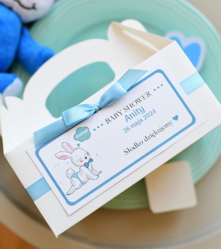 opakowania na ciasto z okazji baby shower - niebieski króliczek dla chłopca - dekoracje na "bocianowe" - z okazji zbliżających się narodzin