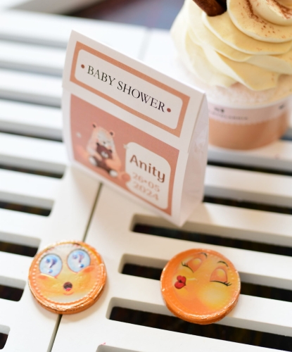 upominki podziękowania na baby shower - czekoladki  - paczuszki z czekoladkami  - słodycze na baby shower spersonalizowane