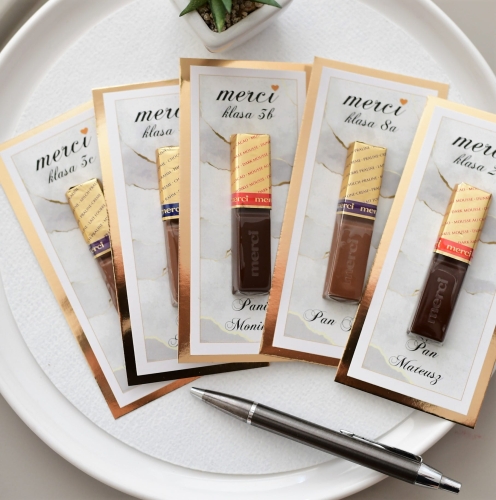 elegancki prezent dla nauczycieli od uczniów - złote meci - złota oprawa z marmurem - personalizacja w cenie - co dać jako prezent w dzień nauczyciela