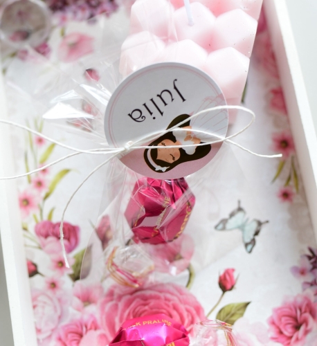 czekoladki komunijne merci - podziękowania dla dziewczynki z okazji przyjęcia komunijnego z imieniem dziecka