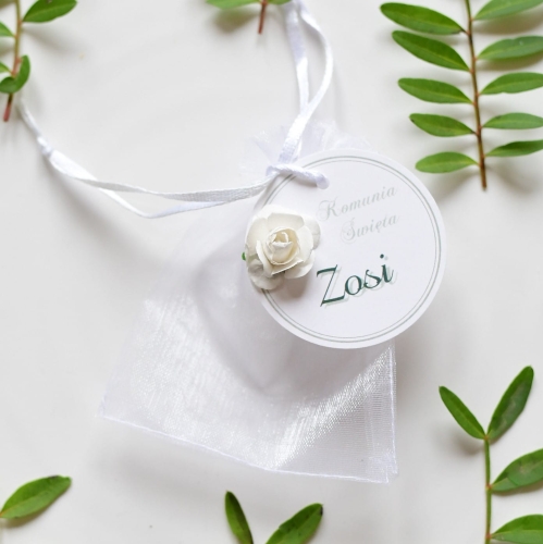 personalizowane woreczki komunijne na cukierki jako podziękowanie dla gości