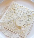 ażurowa kartka komunijna 01  z Twoimi życzeniami z miejscem na pieniądze 