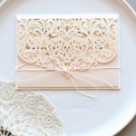 koronkowa kartka komunijna 03  z Twoimi życzeniami z miejscem na pieniądze