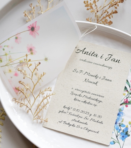 nietypowe, personalizowane zawiadomienia na ślub z papieru z trawy z polnymi kwiatami - styl boho - wydruk listy gości i projekt w cenie