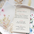personalizowane menu weselne - styl boho z kwiatami polnymi