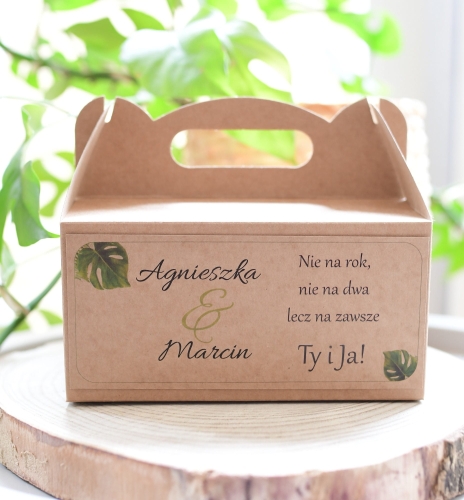 rustykalne pudełka na ciasto weselne z motywem graficznym monstery