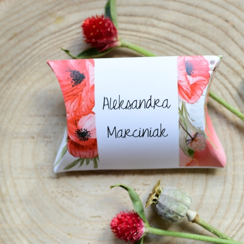 pudełka na cukierki oraz winietki w jednym - dekoracje ślubne z grafiką maków - szybka realizacja