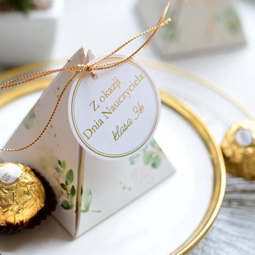 upominki czekoladki na dzień nauczyciela od uczniów - personalizowane ferrero rocher