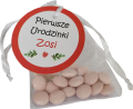 podziękowania dla gości - woreczki z organzy z imieniem dziecka na roczek dla dziewczynki