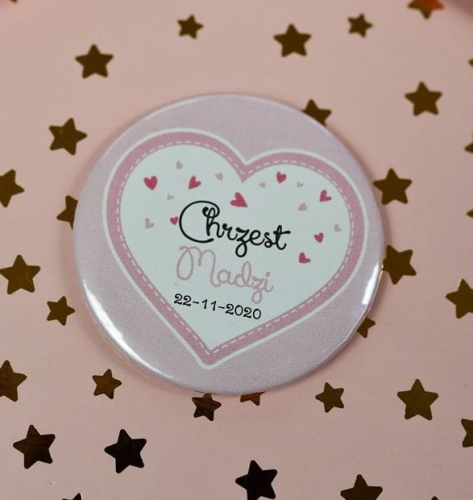 urocze, różowe magnesy na lodówkę z imieniem dziecka oraz datą