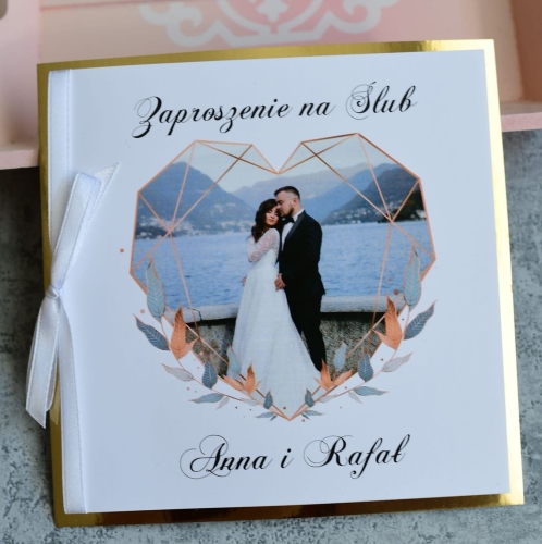 spersonalizowane, złote zaproszenia na ślub, eleganckie zaproszenia weselne glamour z sercem; gemetryczne serce