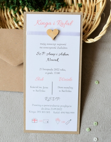 podłużne rustykalne zaproszenia weselne z drewianym serduszkiem - nowość - przepiękne zaproszenia na wesele w rustykalnym stylu - spersonalizowane z eco kopertą