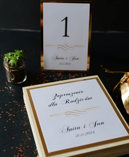 drewniane zaproszenia dla rodziców z prośbą o błogosławieństwo - modny styl glamour - dekoracje weselne złote idealne na ślub w stylu glamour