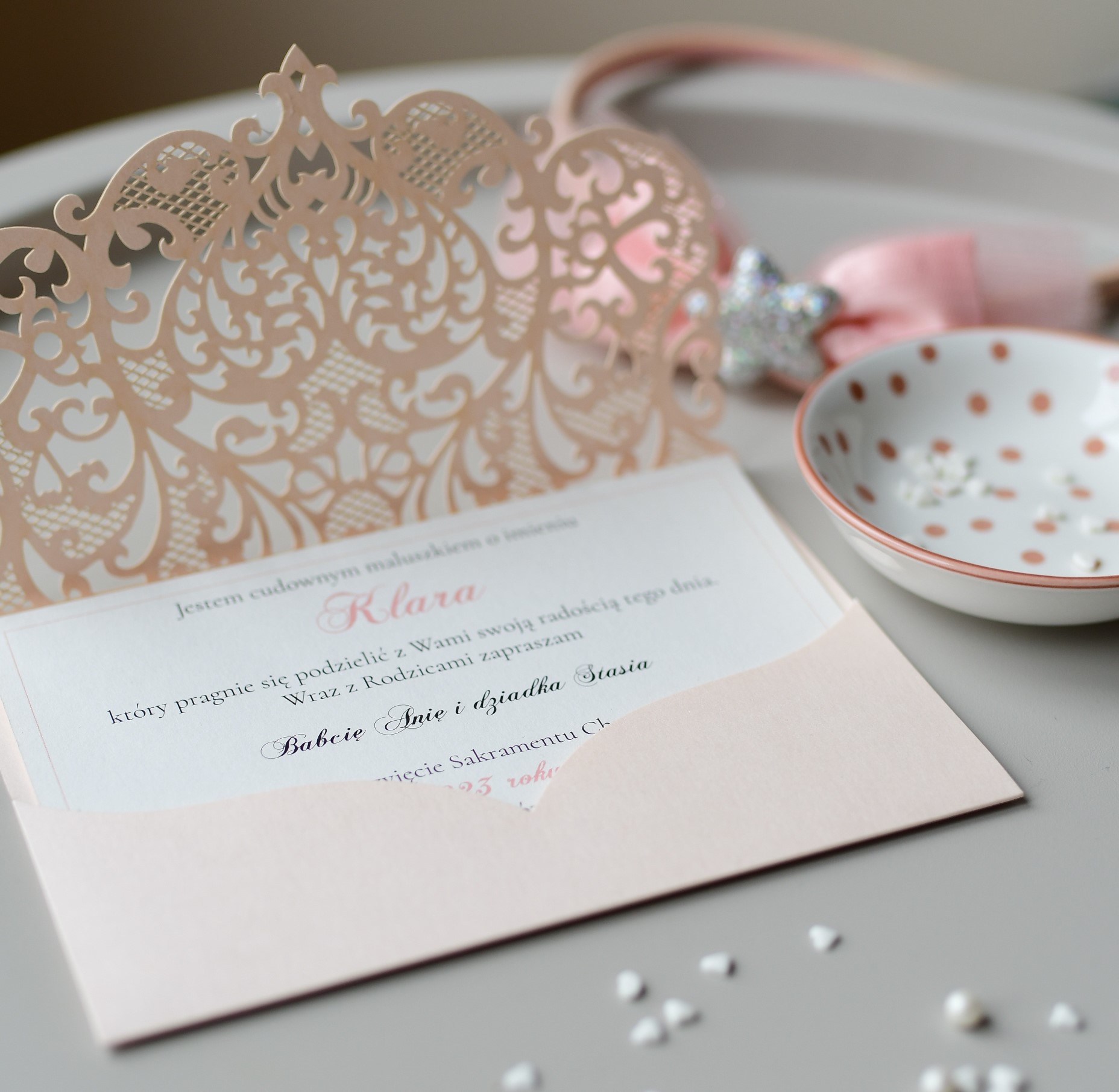 ażurowe zaproszenia na chrzest święty - eleganckie zaproszenia na chrzciny